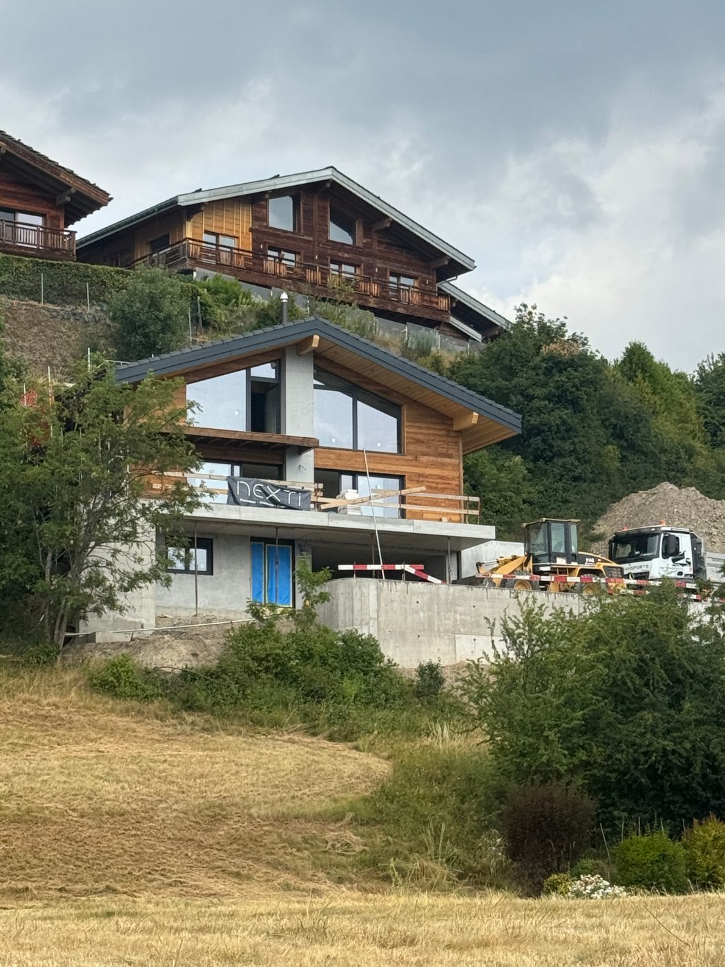 Chalet A d'Arolla dans son environnement, chantier de juillet 2026