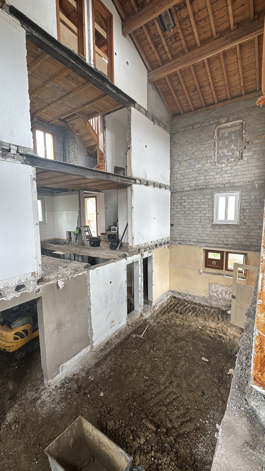 Chantier de l'Immeuble Bella Tola, façade en rénovation, mai 2026