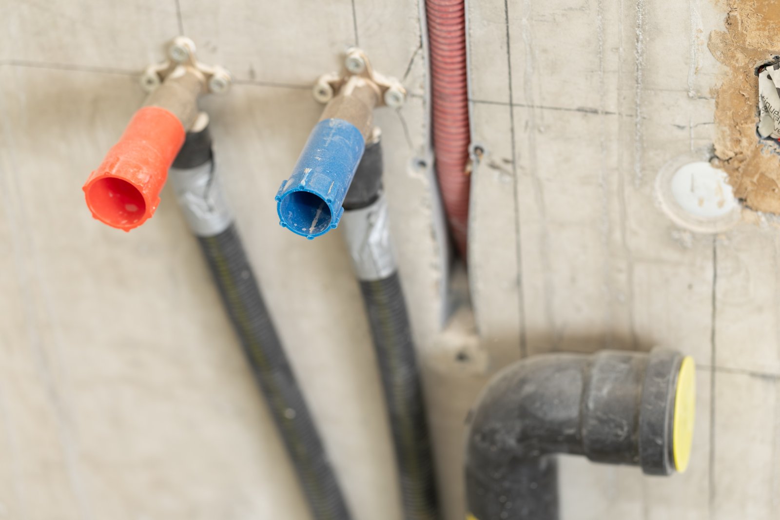 Détail des raccords et finitions techniques, chantier Monte Rosa avril 2026